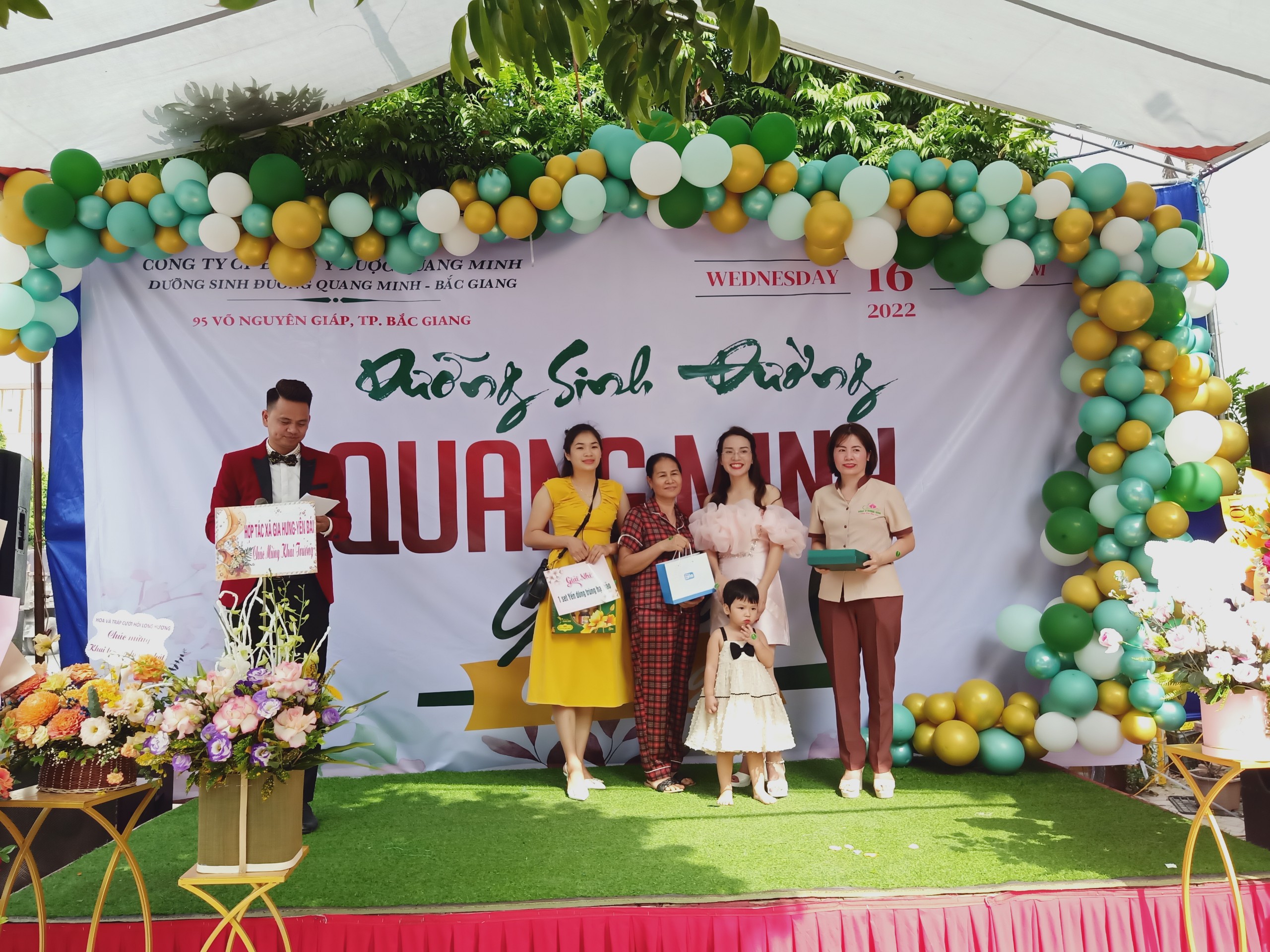 Chương trình tặng quà rút thăm trúng thưởng