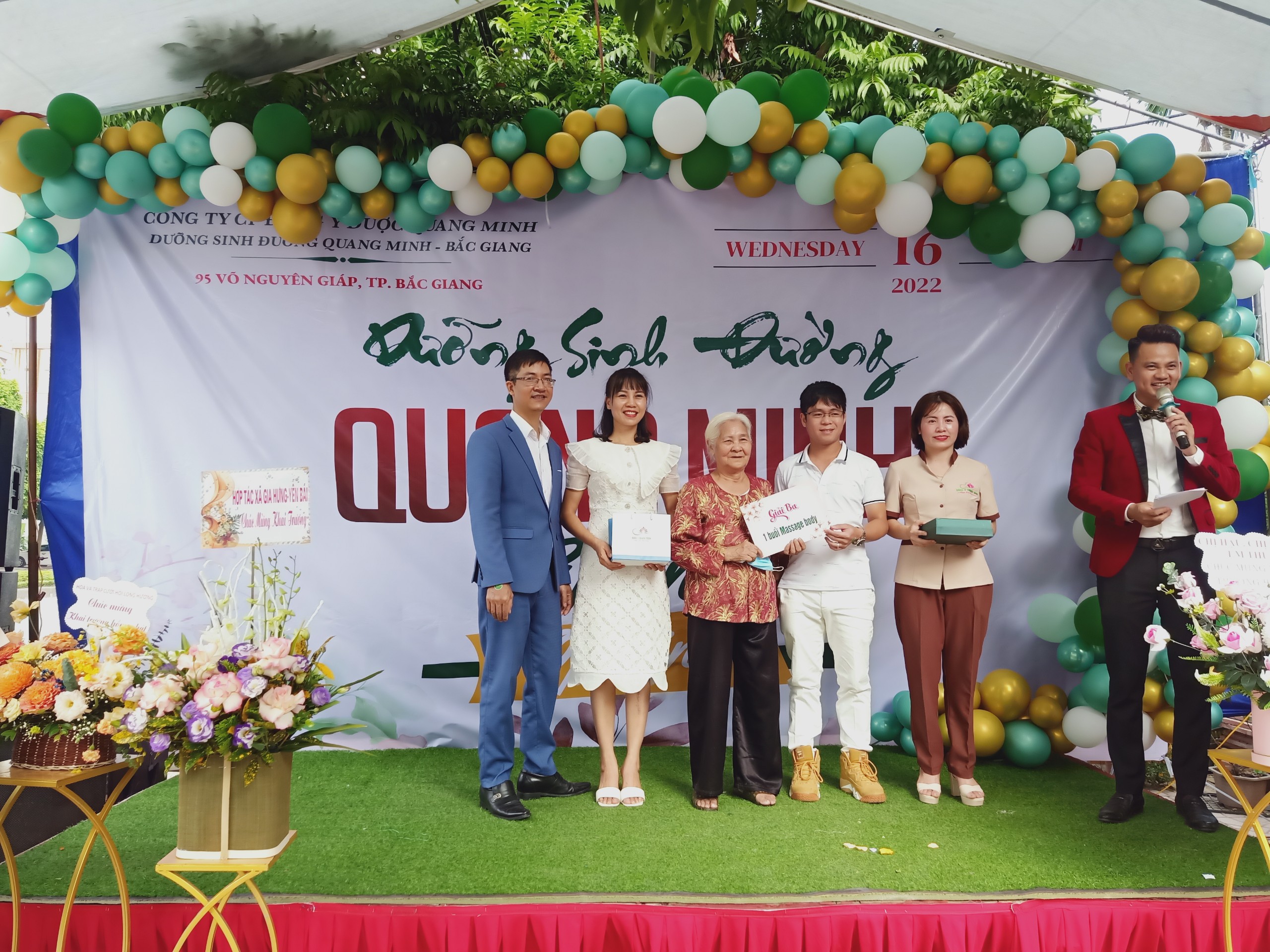 Chương trình tặng quà rút thăm trúng thưởng