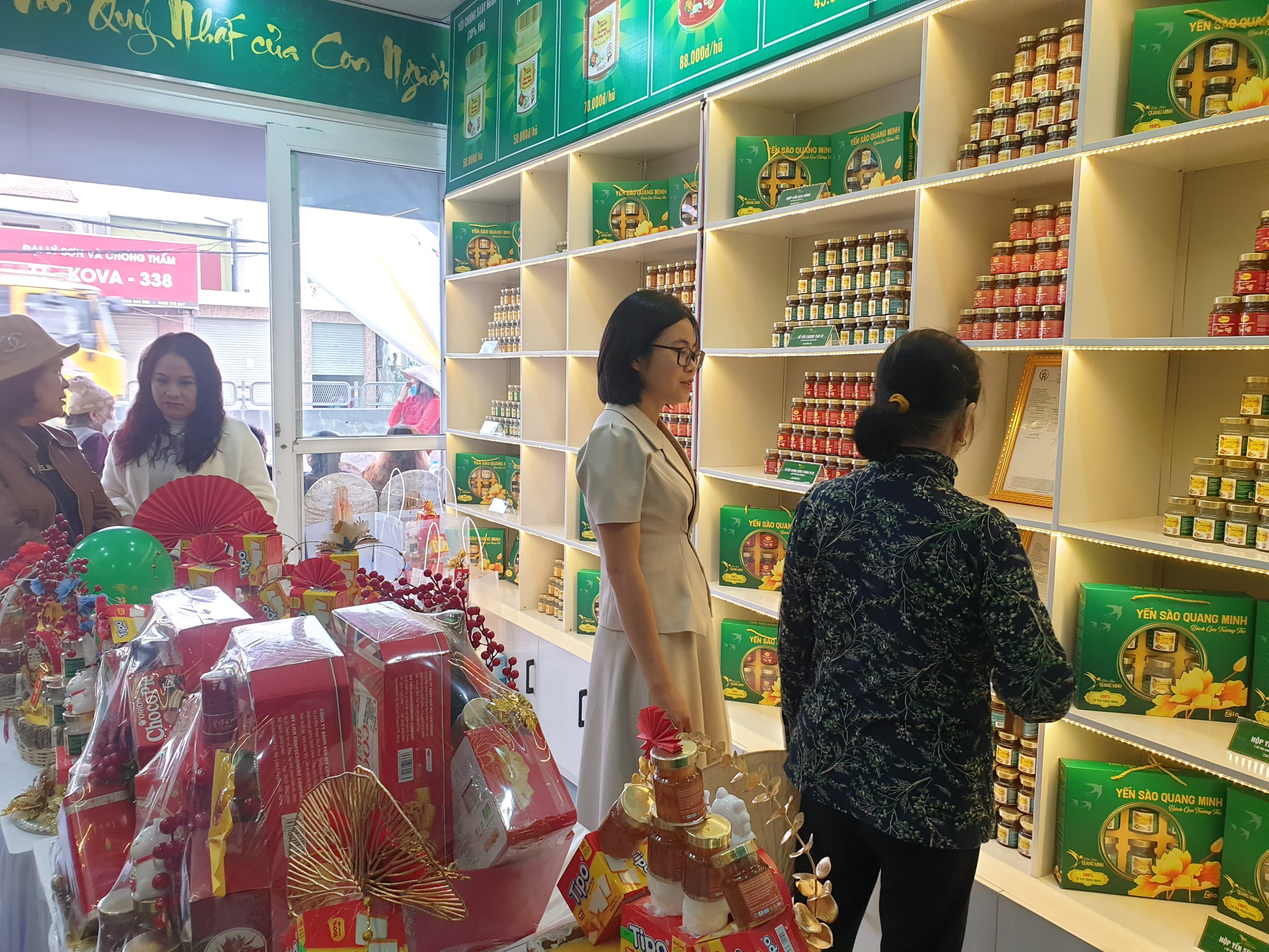 Khai Trương Showroom Yến Sào Quang Minh Tại Quỳnh Lưu Nghệ An