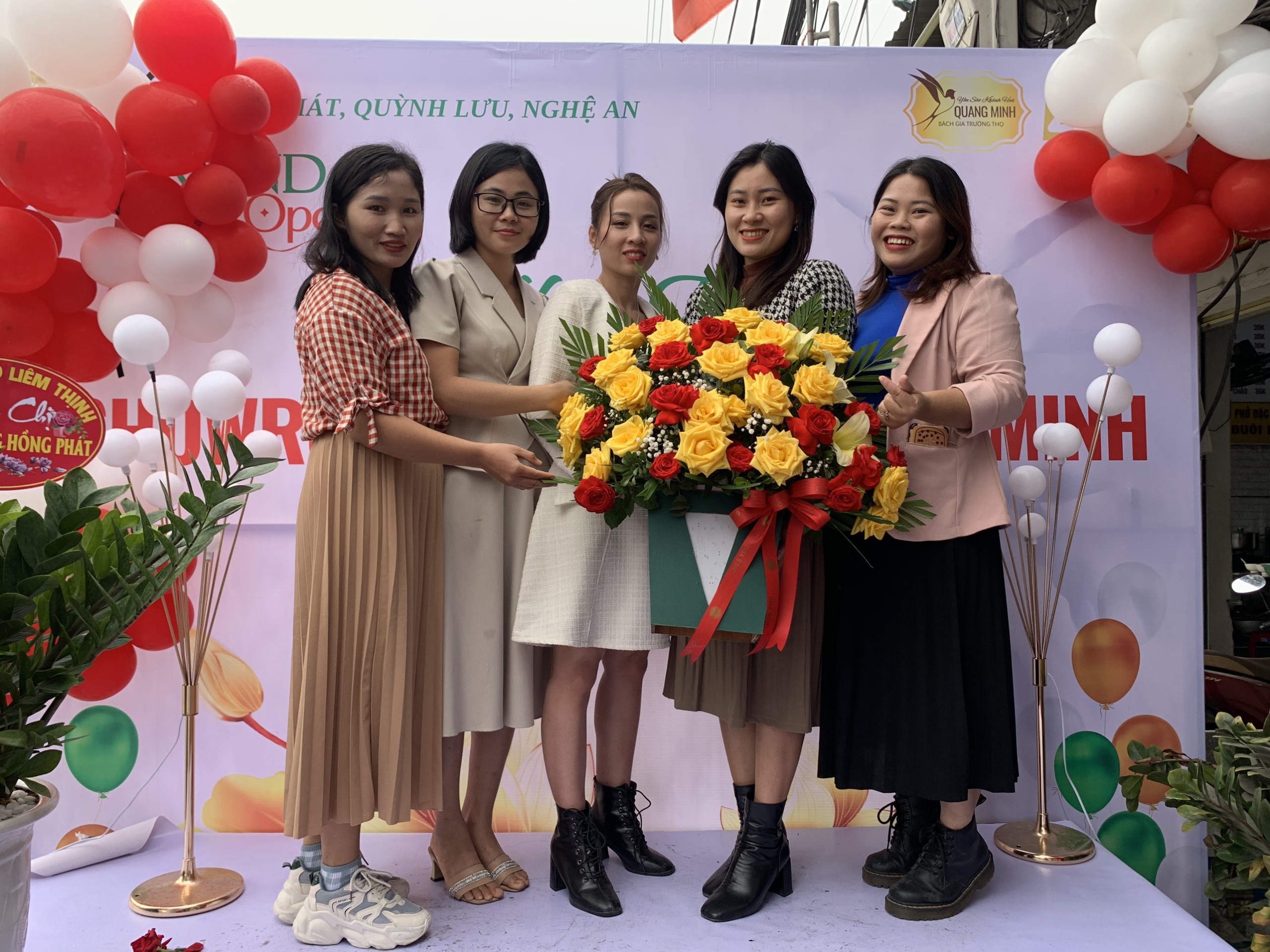 Khai Trương Showroom Yến Sào Quang Minh Tại Quỳnh Lưu Nghệ An